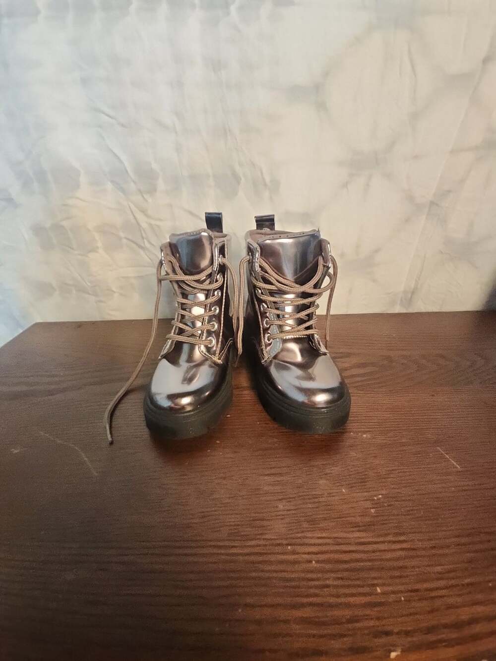 Rouge toddler girl Combat Boots Size 9 Silver Metallic Star Details - Picture 3 of 7